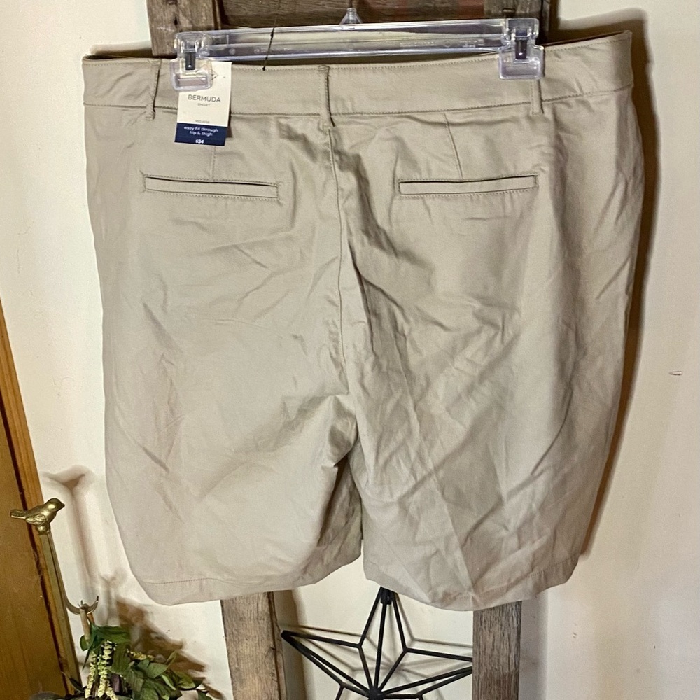 💥St. John’s Bay 12” Bermuda Shorts💥 NWT - Picture 2 of 10